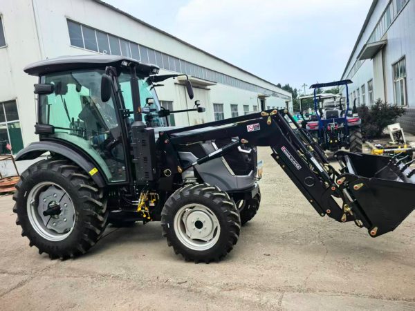Tractorul New R 75 CP (Model 754B) cu încarcator frontal reprezintă alegerea ideală